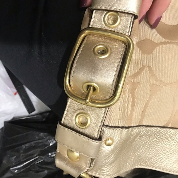 Gold Coach purse w/ coral interior - Picture 2 of 8